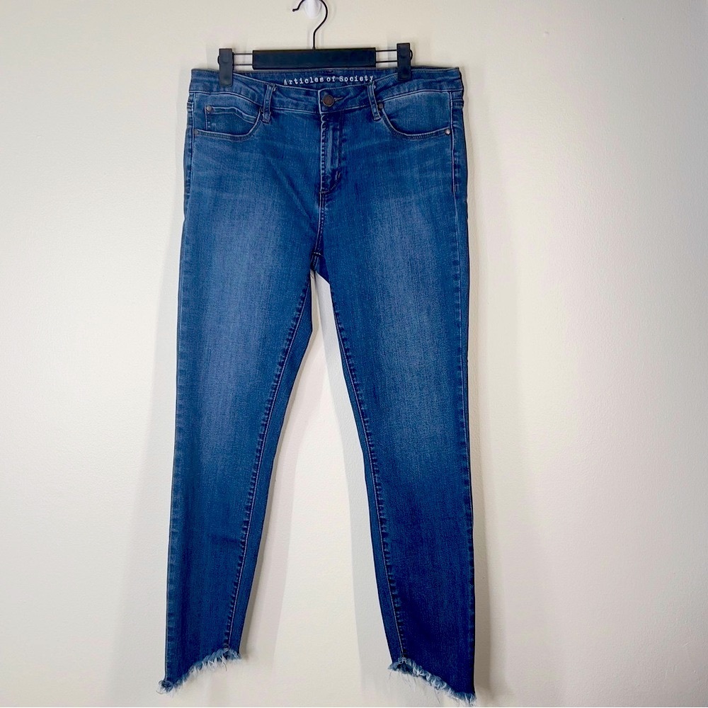Articles of Society women’s Size 31  Blue Denim Raw Hem Skinny